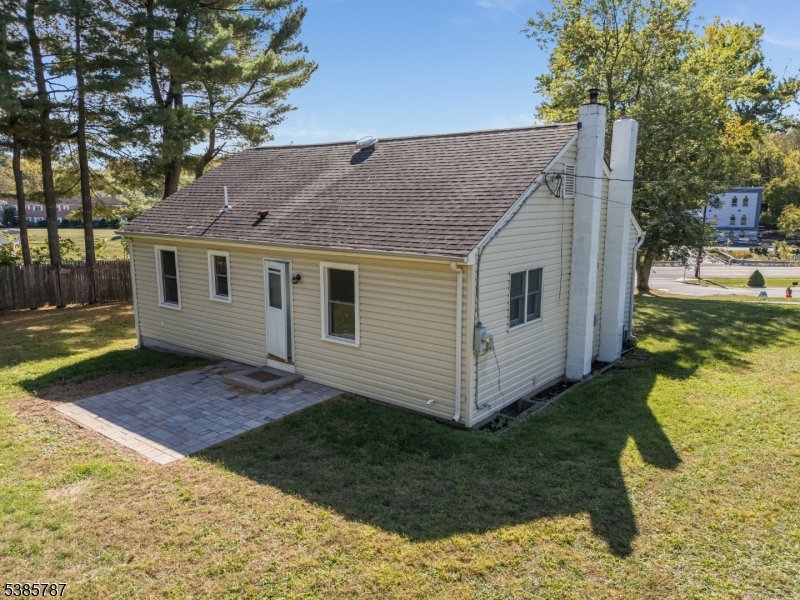 4 Lingert Ave