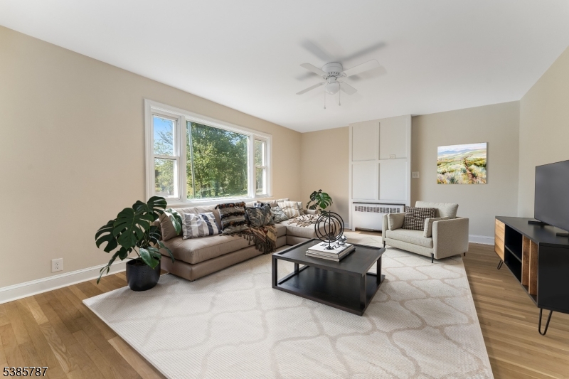 4 Lingert Ave