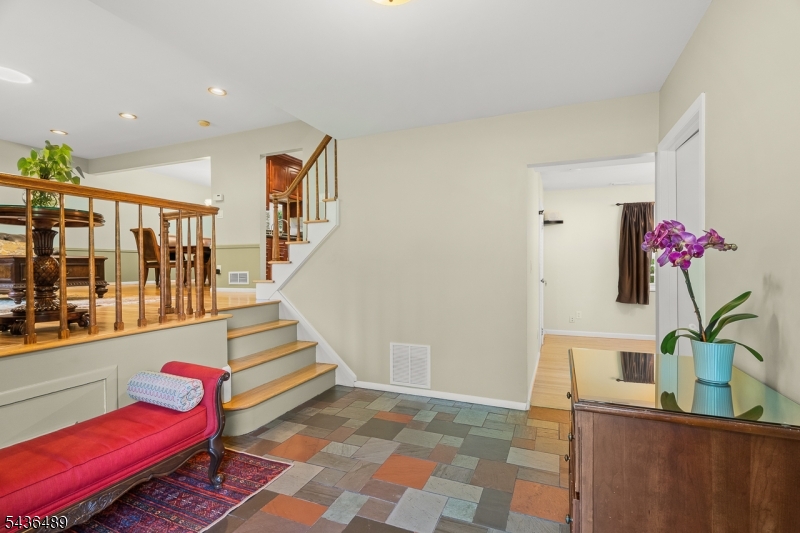 9 Lexington Rd