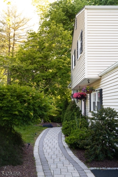 9 Lexington Rd