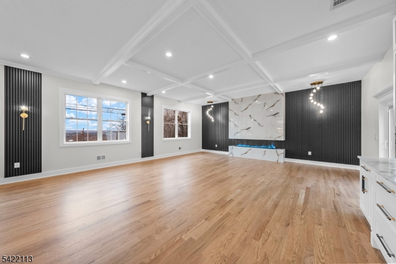 38 Pershing Pl