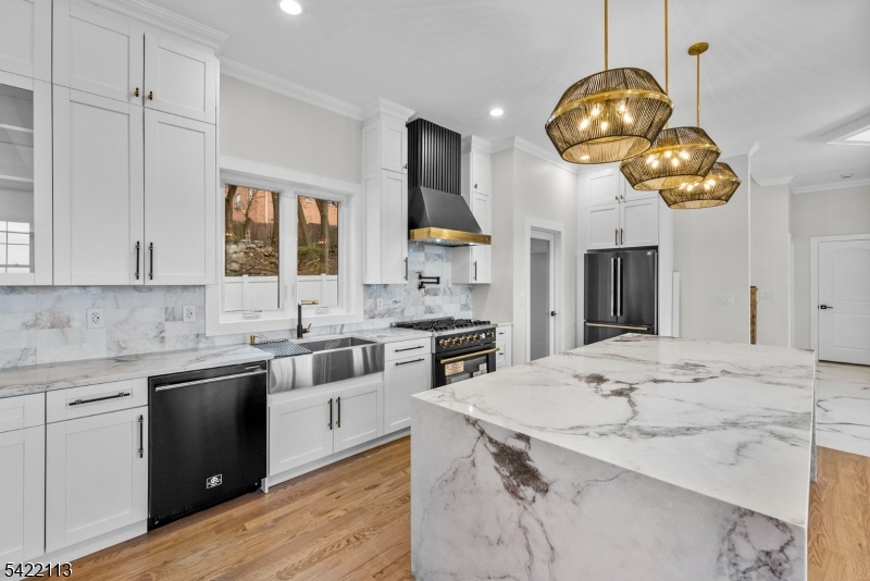 38 Pershing Pl