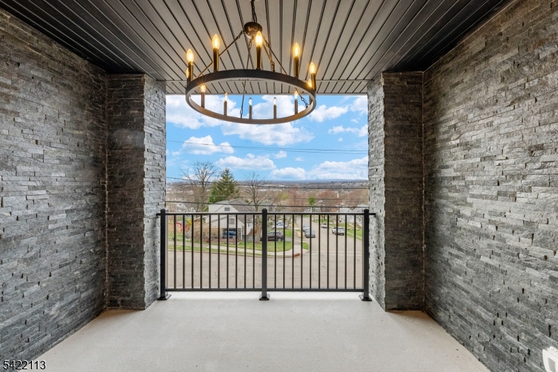 38 Pershing Pl