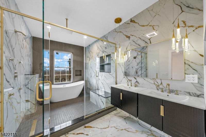 38 Pershing Pl
