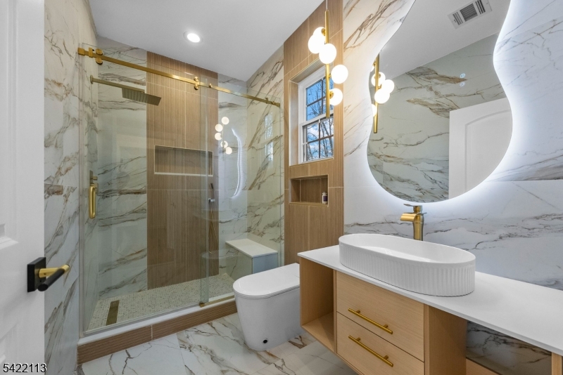 38 Pershing Pl