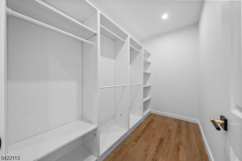 38 Pershing Pl