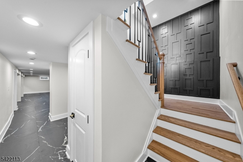 38 Pershing Pl