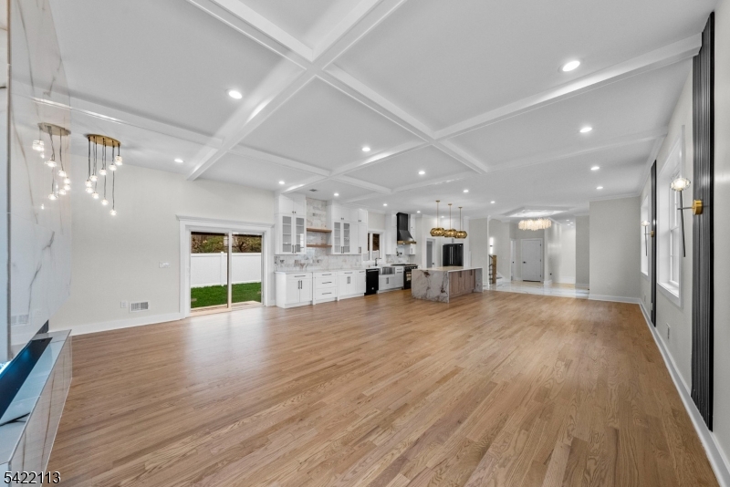 38 Pershing Pl