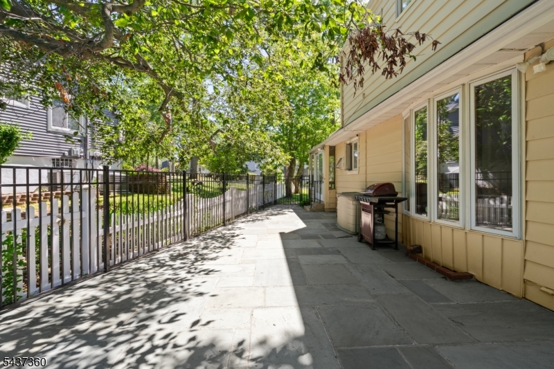 18 Aspen Rd