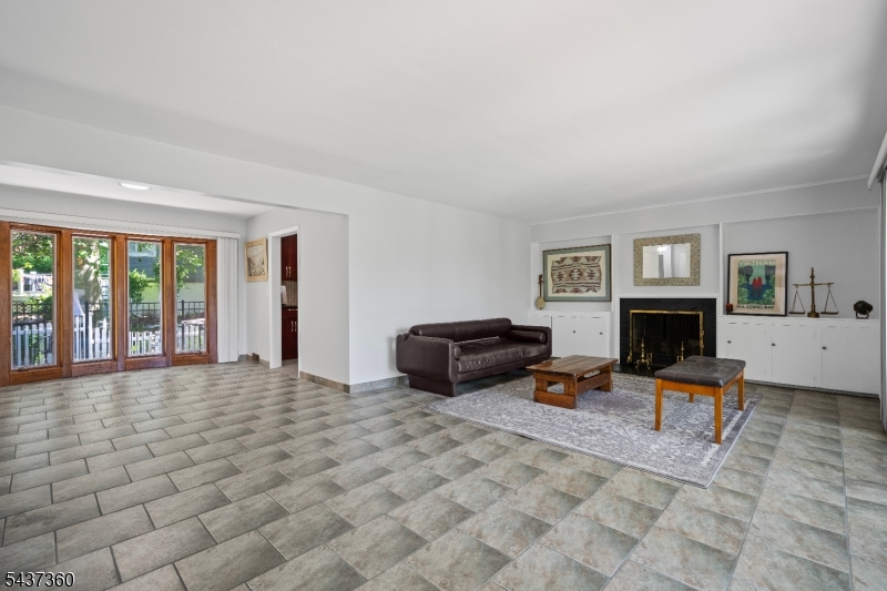 18 Aspen Rd