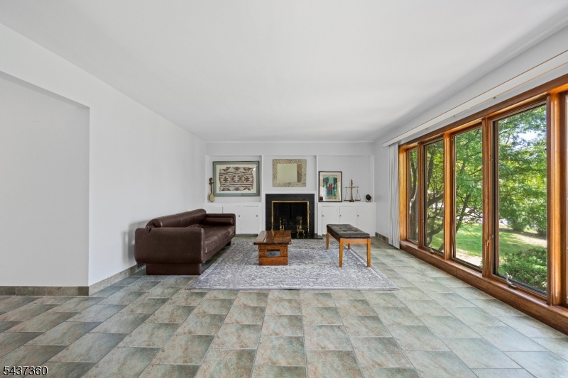 18 Aspen Rd