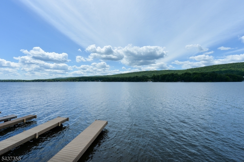 17 Forest Lake Dr
