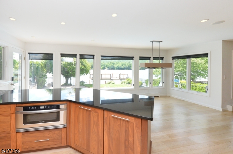 17 Forest Lake Dr