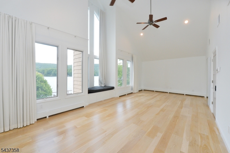 17 Forest Lake Dr