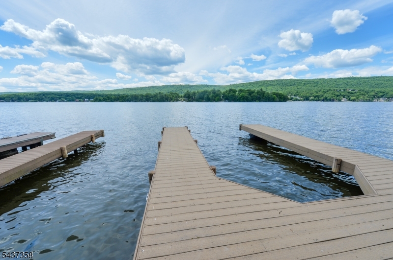 17 Forest Lake Dr