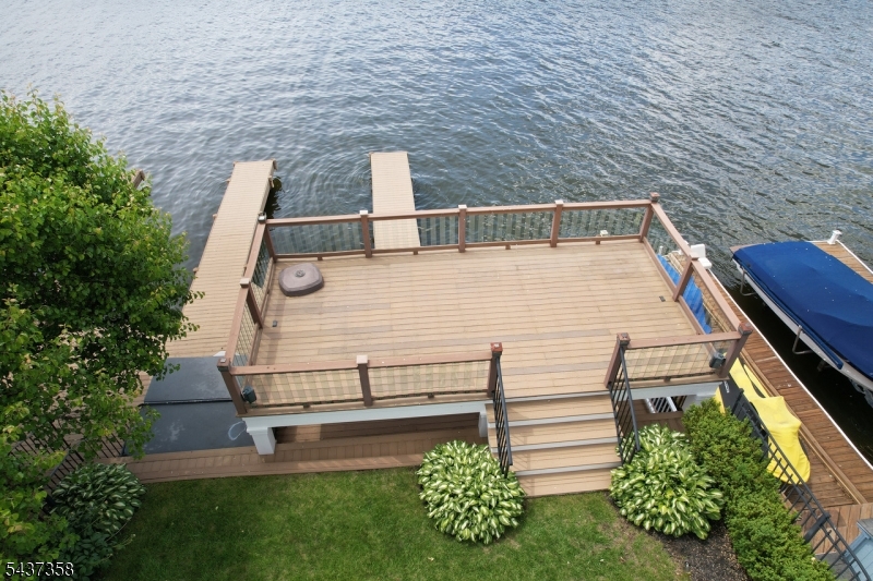 17 Forest Lake Dr