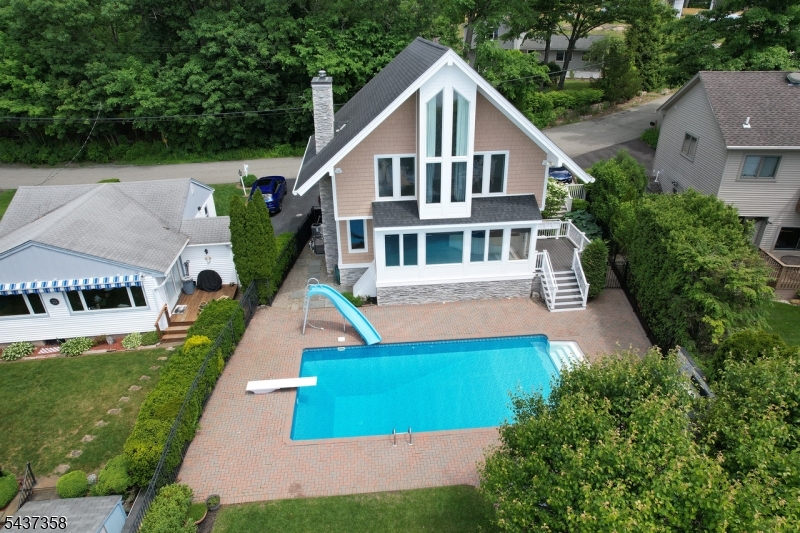 17 Forest Lake Dr