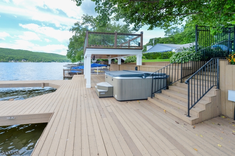 17 Forest Lake Dr