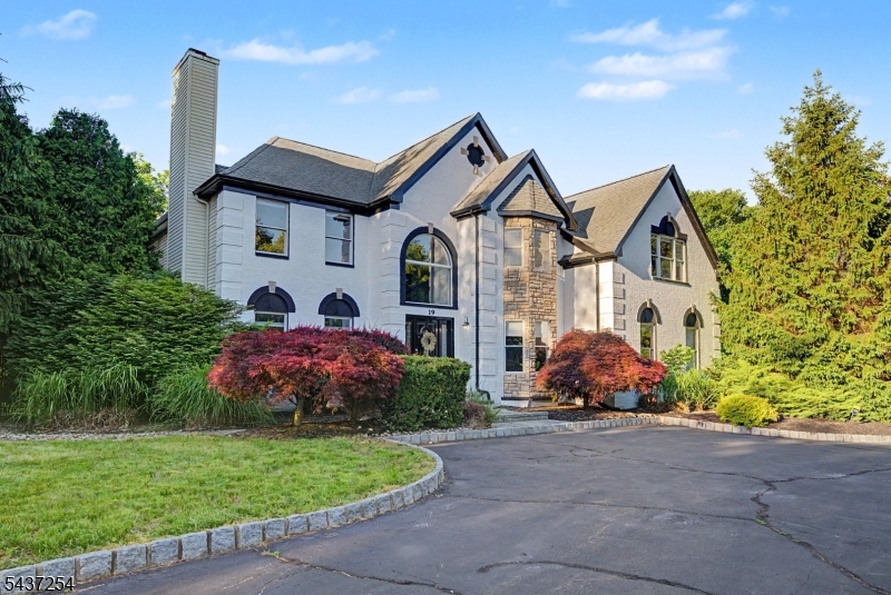 19 Trout Brook Ln