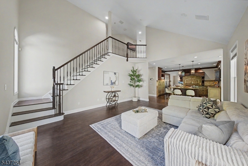 19 Trout Brook Ln