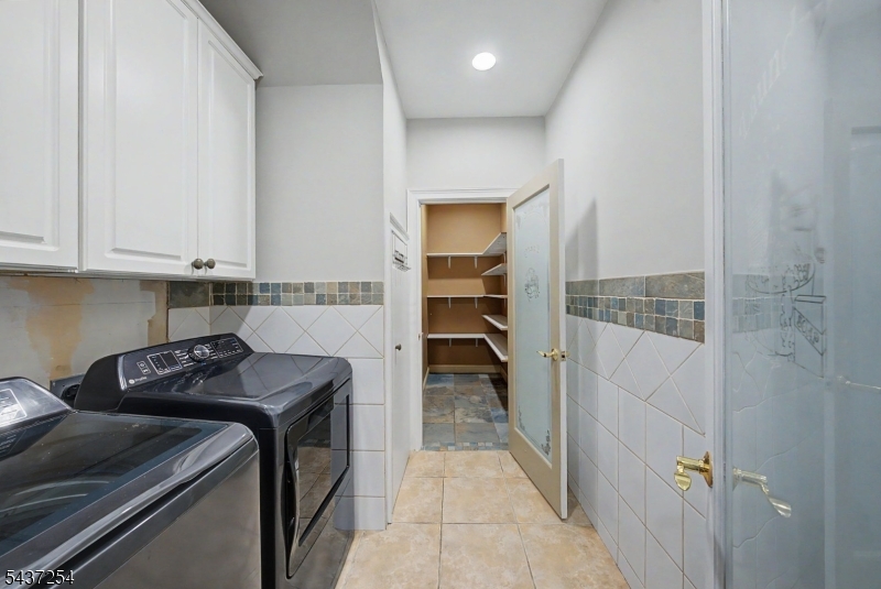 19 Trout Brook Ln