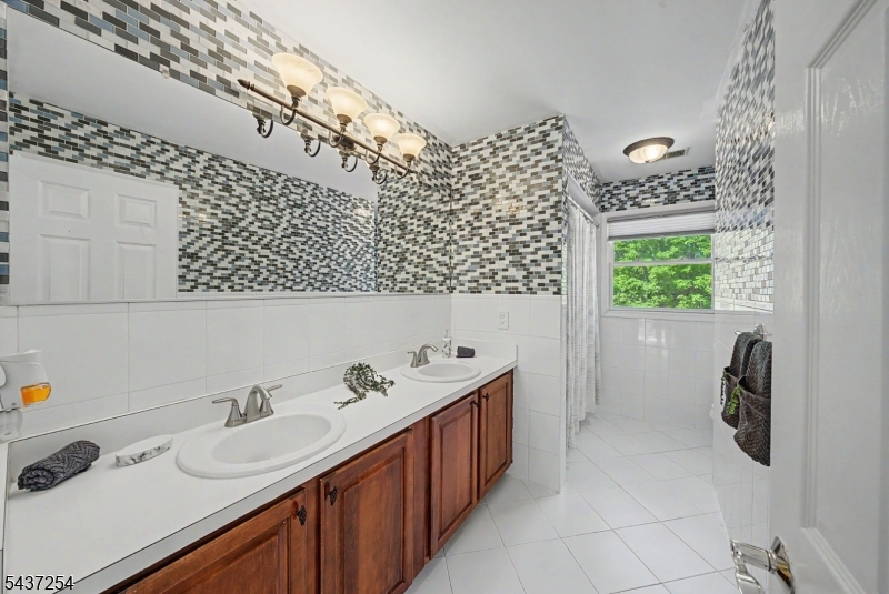 19 Trout Brook Ln