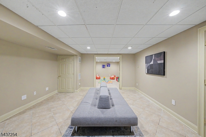19 Trout Brook Ln