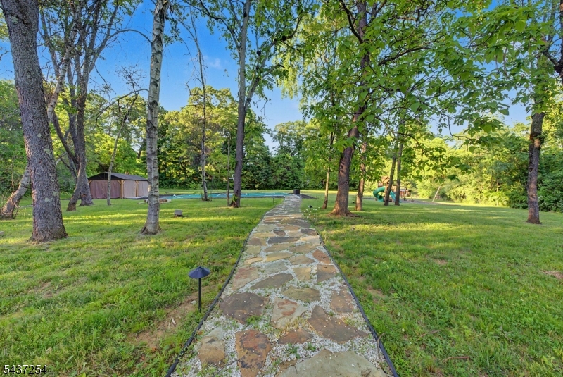 19 Trout Brook Ln