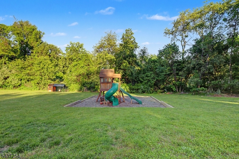 19 Trout Brook Ln