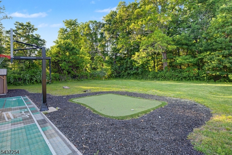 19 Trout Brook Ln