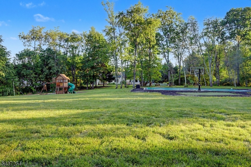 19 Trout Brook Ln