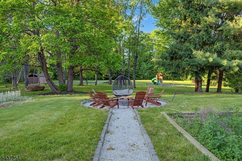 19 Trout Brook Ln