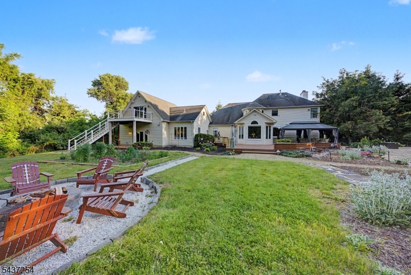 19 Trout Brook Ln