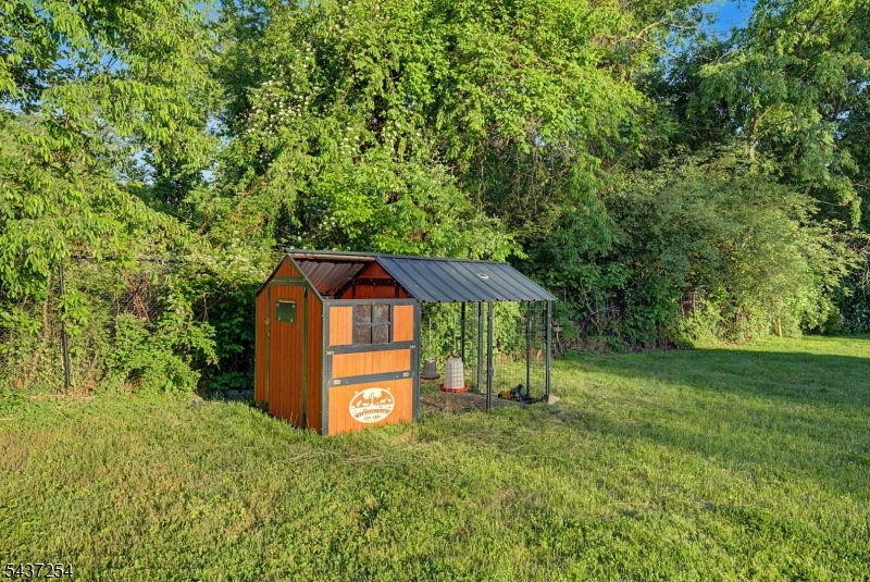 19 Trout Brook Ln