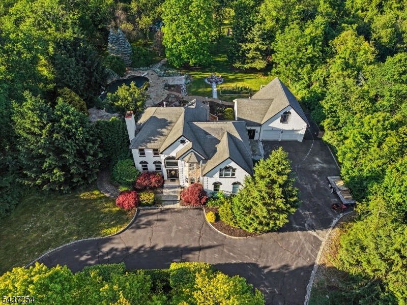 19 Trout Brook Ln