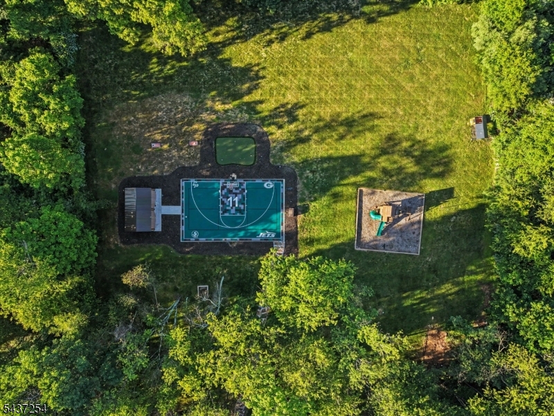 19 Trout Brook Ln