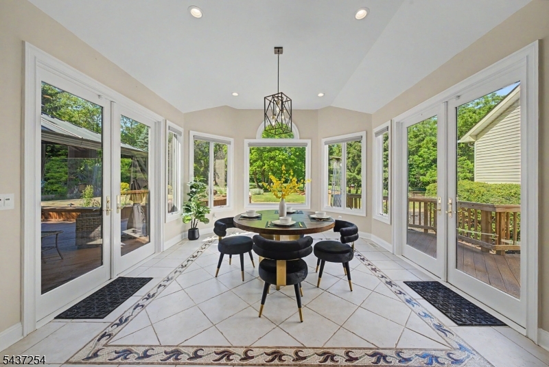 19 Trout Brook Ln