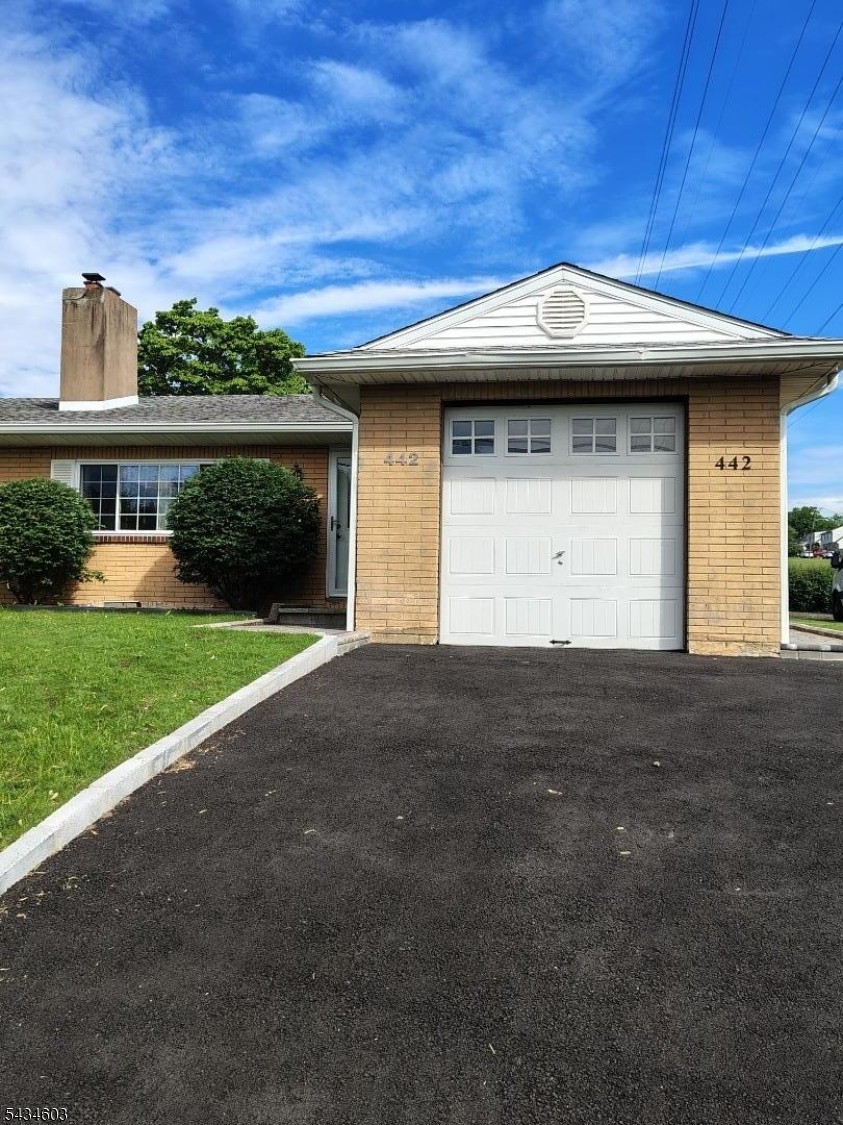 442 River Rd