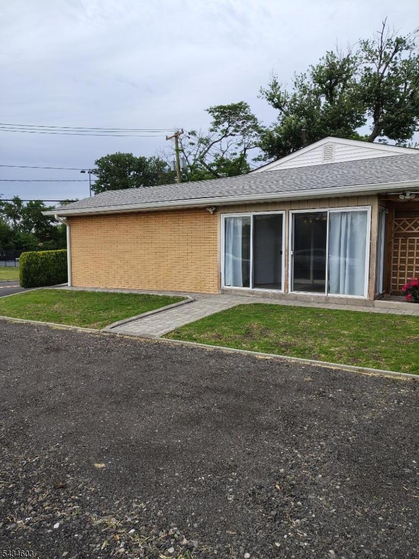 442 River Rd