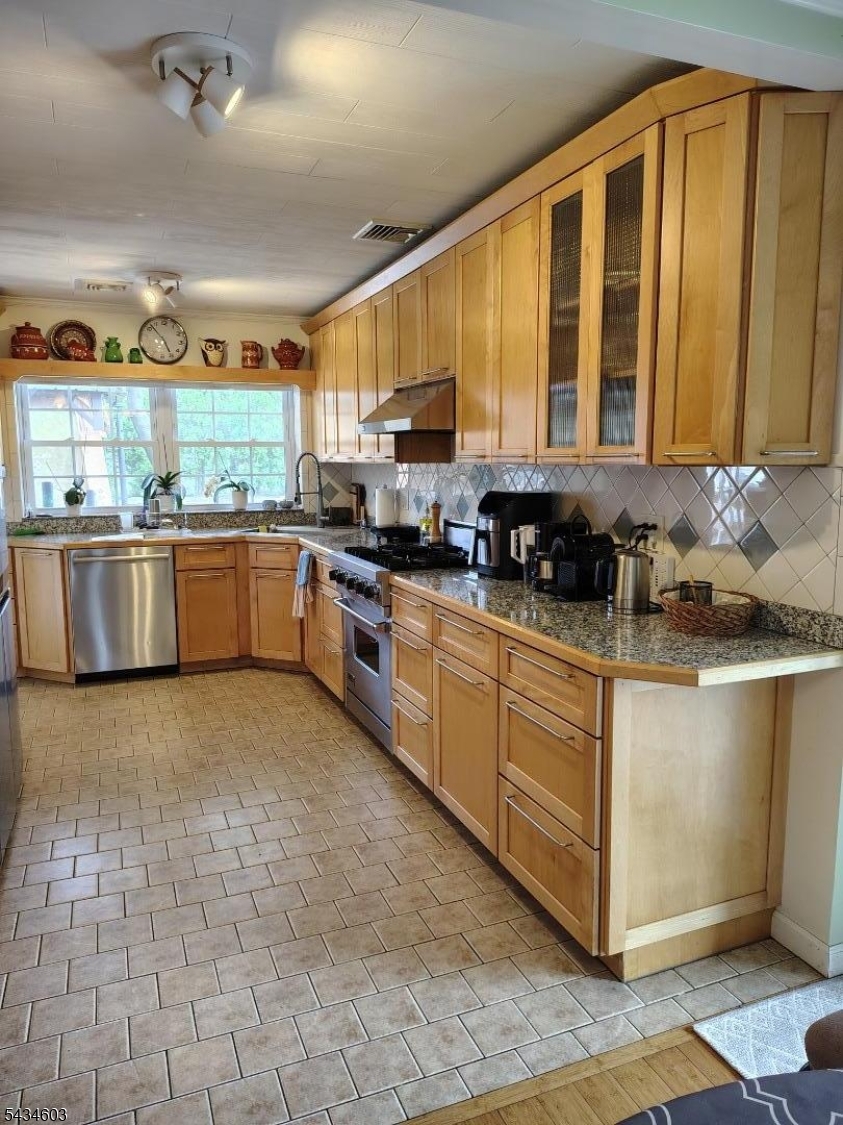 442 River Rd
