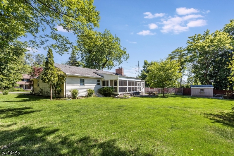 5 Pinewood Ter