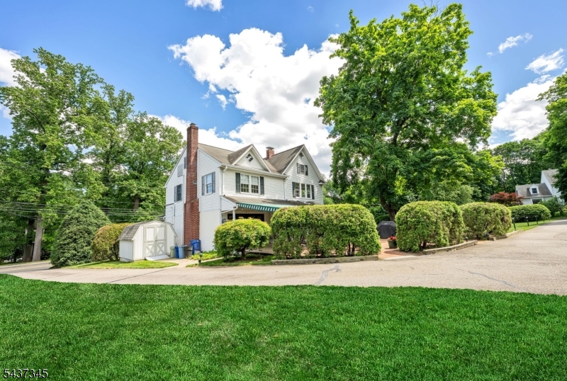 457 Russell Ave