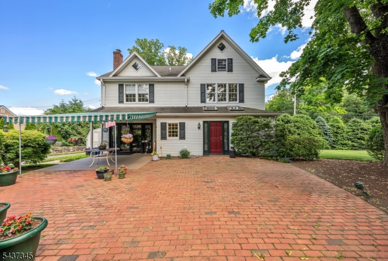 457 Russell Ave