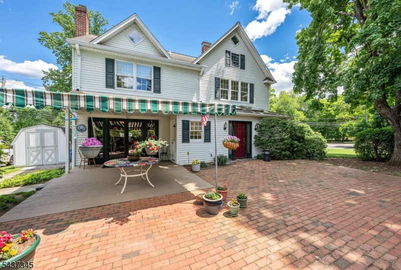 457 Russell Ave
