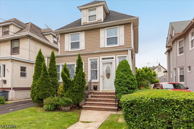 126 Berwyn St