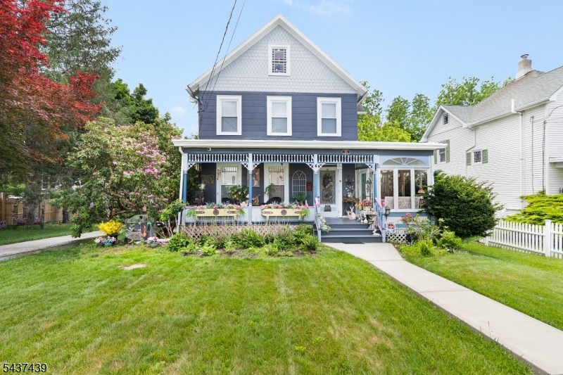 16 Sycamore St