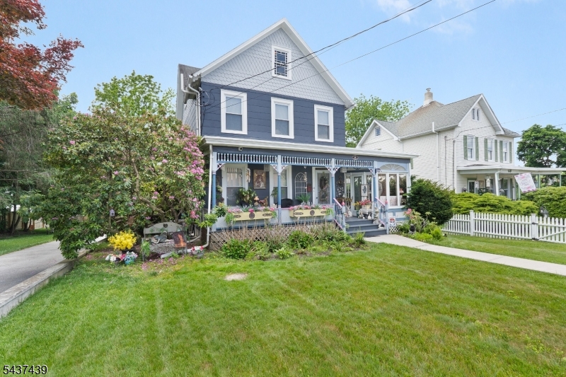 16 Sycamore St