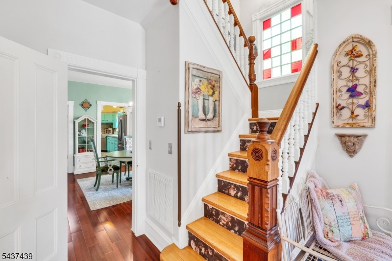 16 Sycamore St