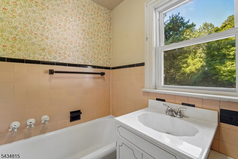 124 Walker Rd
