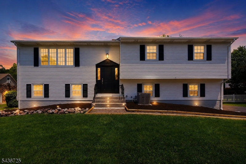 10 Red Oak Way